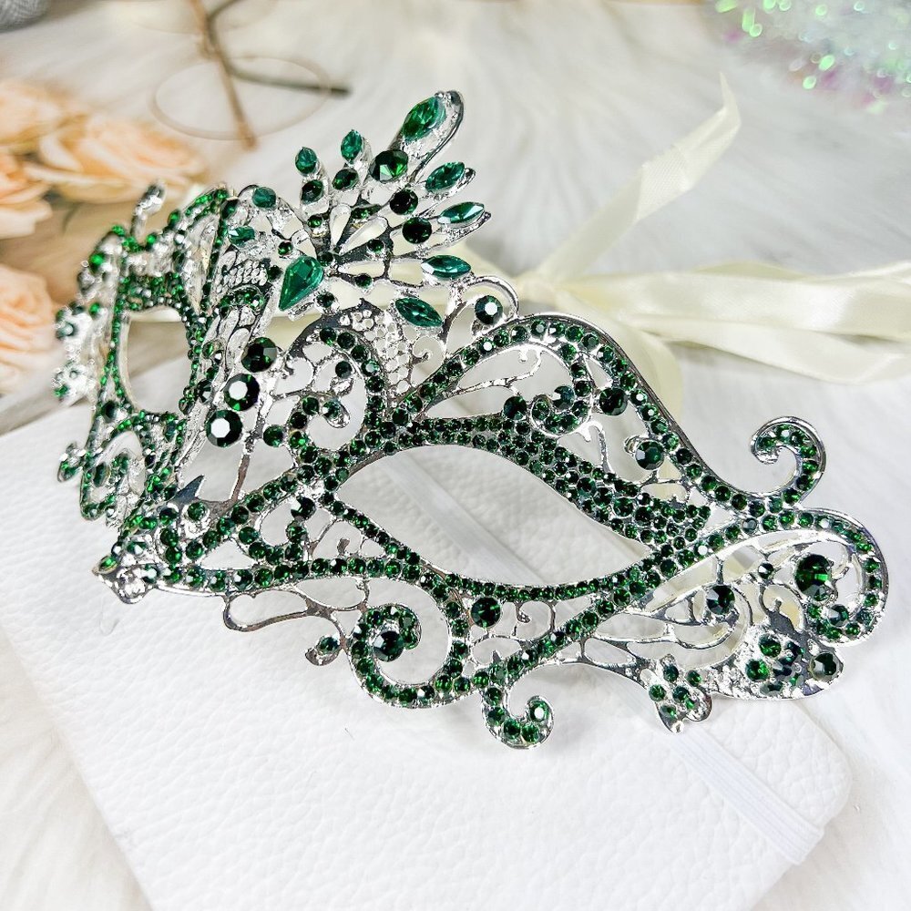 Masquerade Ball Party Mask, Venetian Eye Mask, Mardi Gras Parade Green Mask - Picture 2 of 6